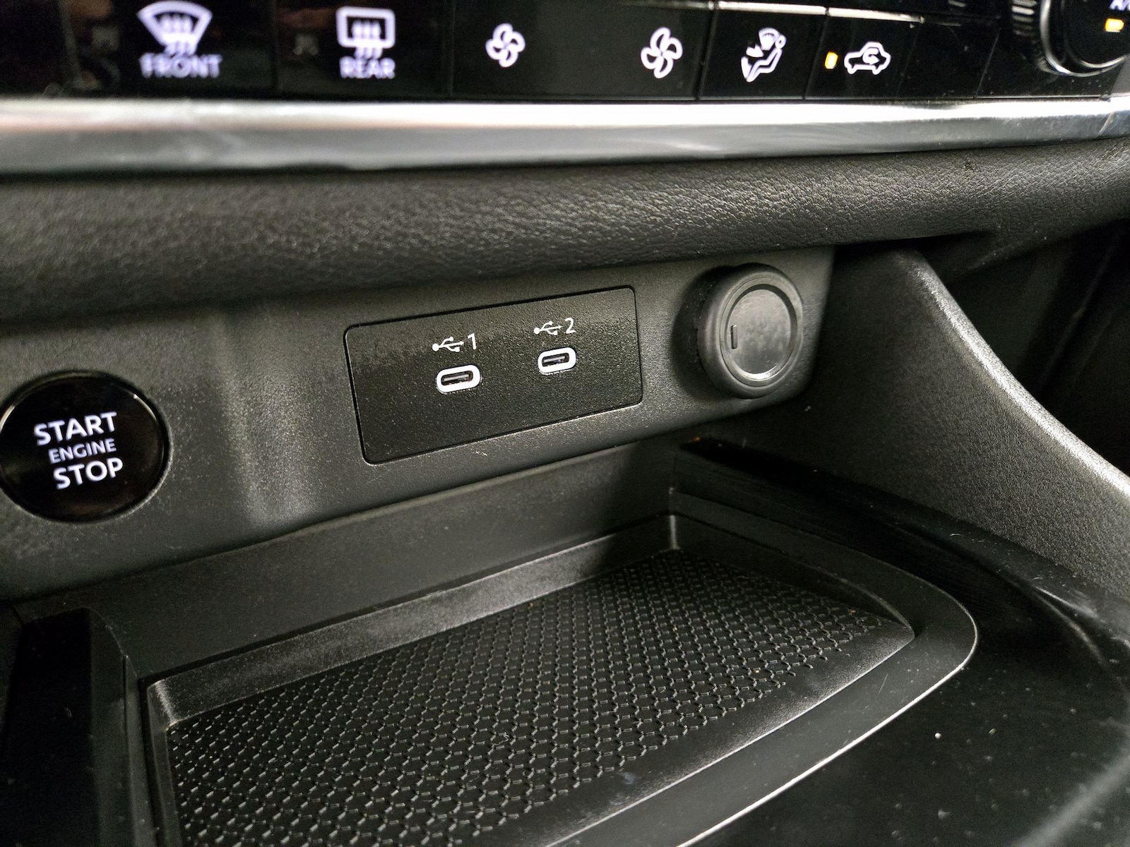 2025 Nissan Rogue SV - Photo 19
