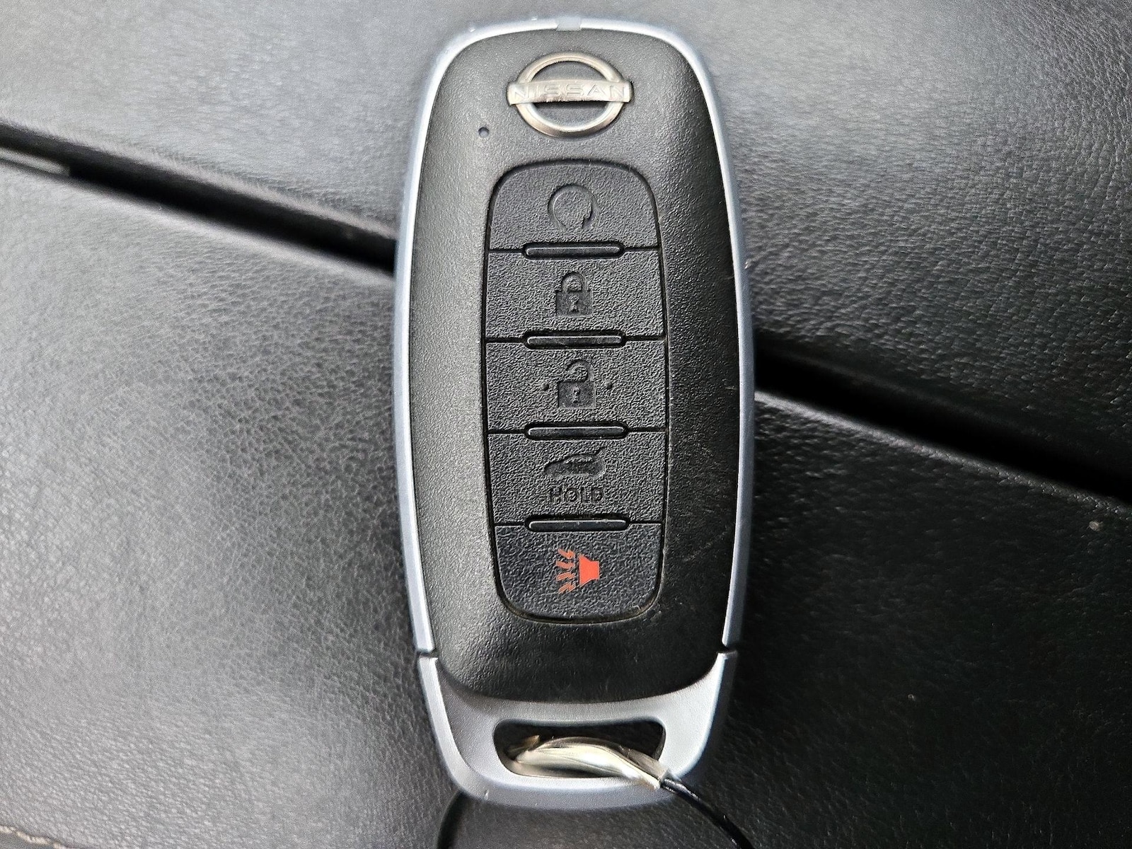 2025 Nissan Rogue SV - Photo 23