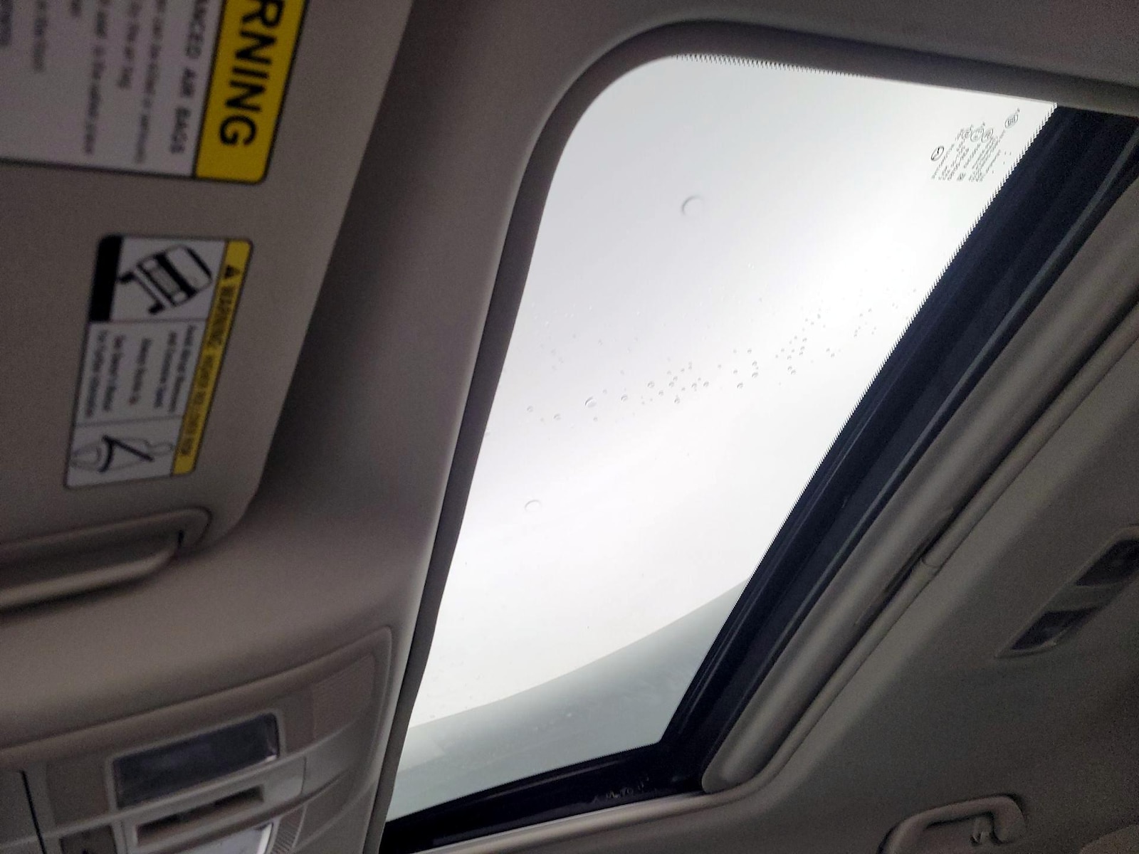 Sunroof(s) & Overhead Airbags
