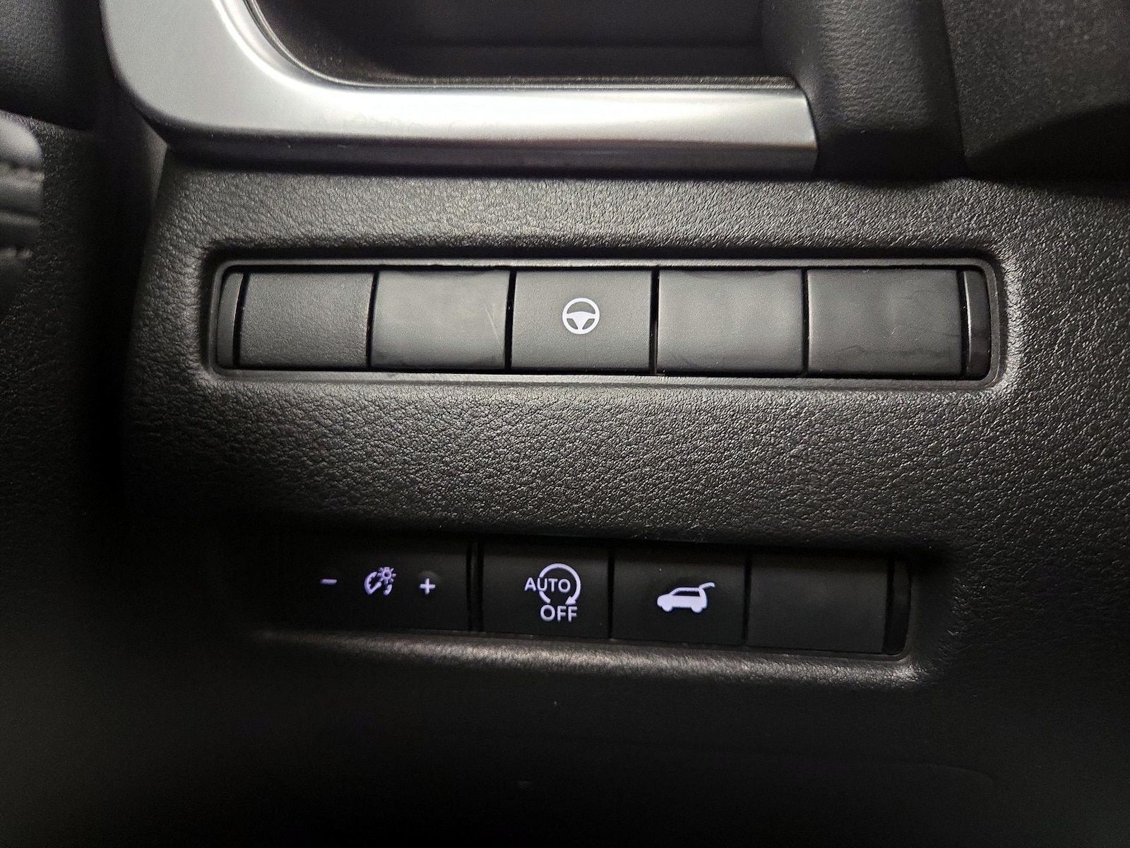 2025 Nissan Rogue SV - Photo 14