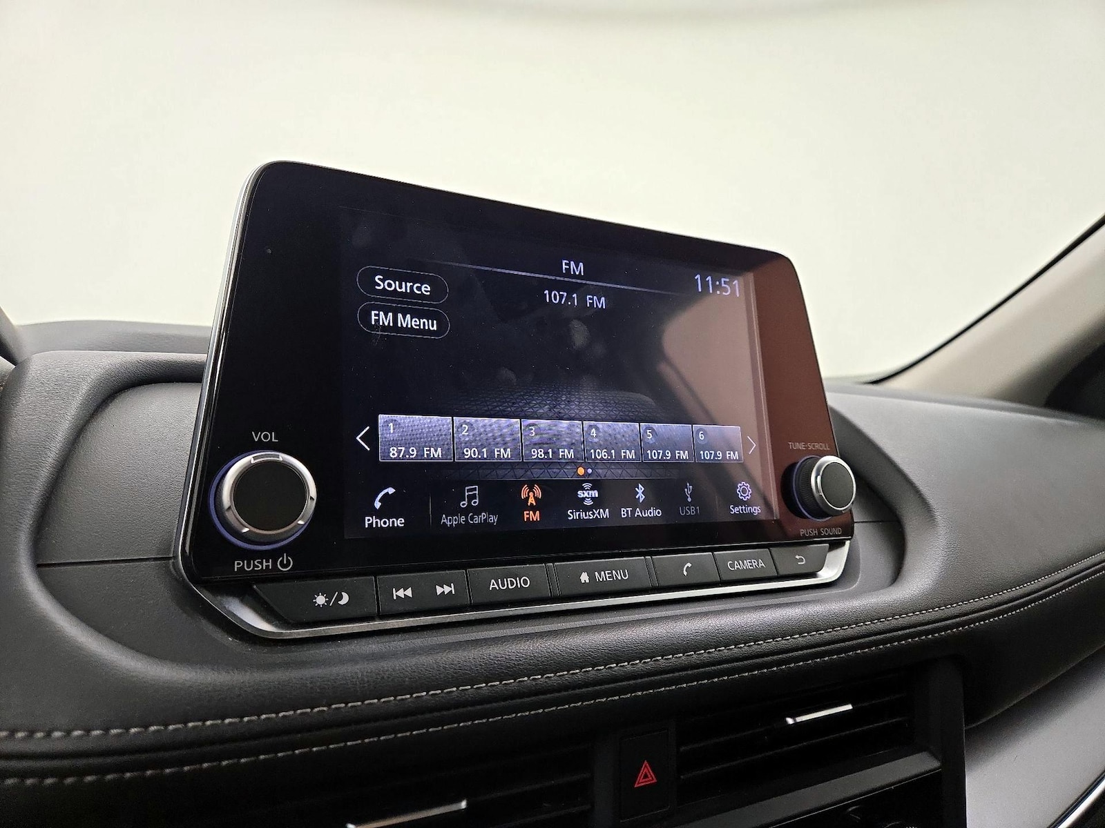 2025 Nissan Rogue SV - Photo 16