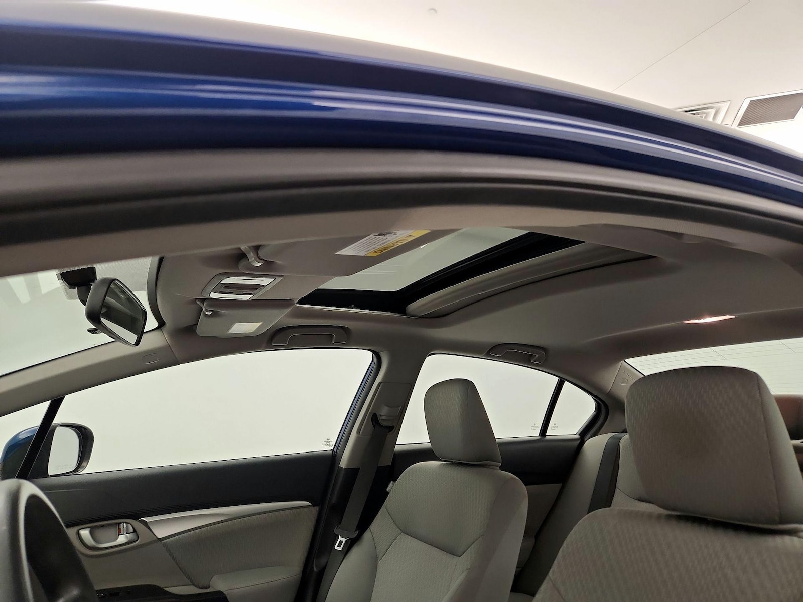 Sunroof(s) & Overhead Airbags