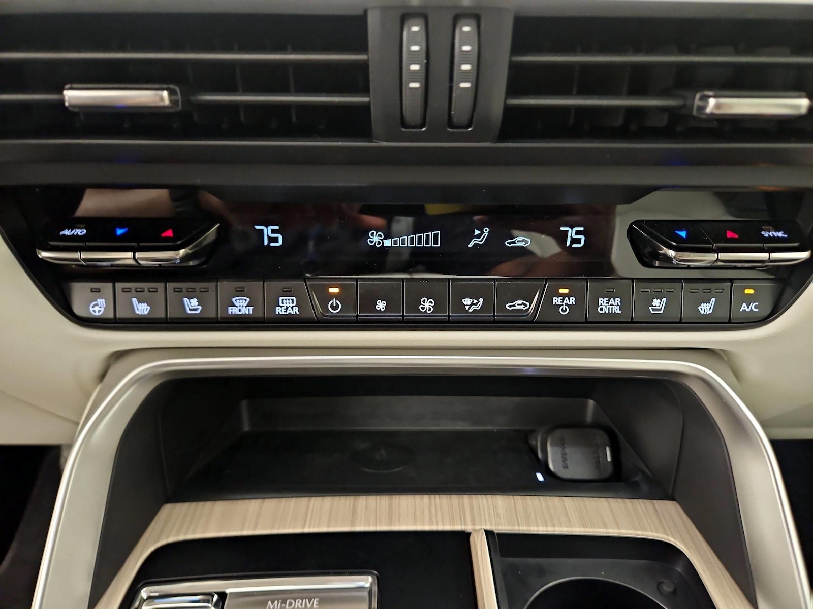 2026 Mazda CX-90 Premium Plus Package - Photo 18