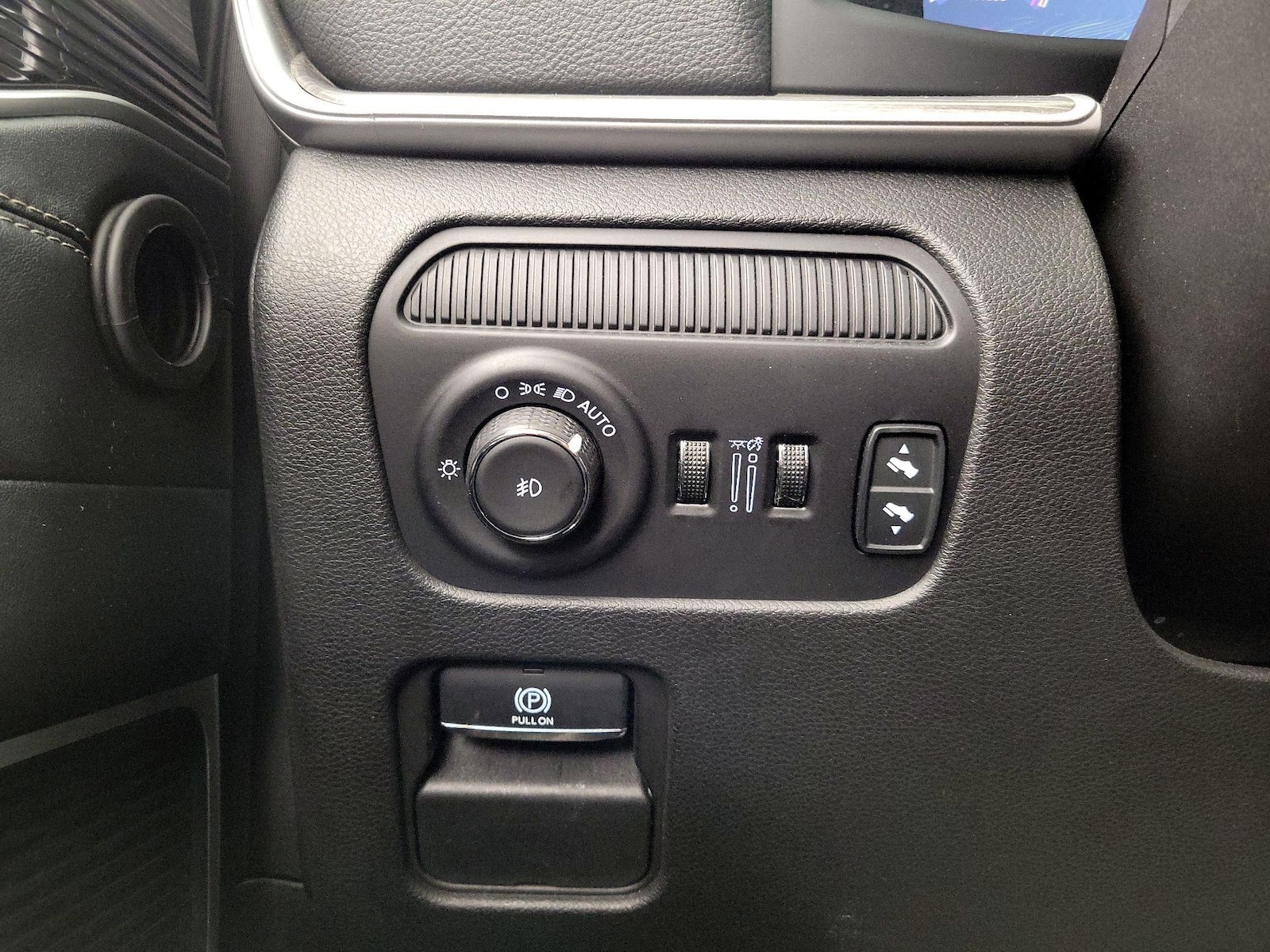 2024 Jeep Wagoneer L Series II - Photo 14