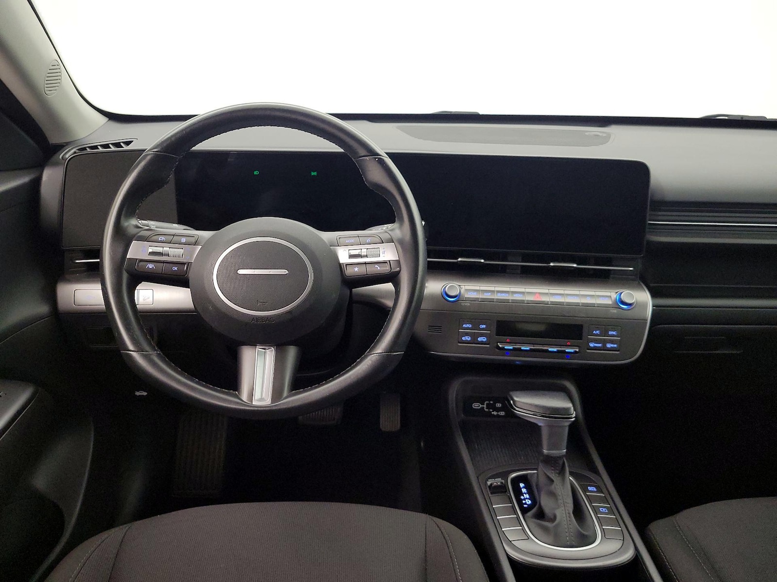 2025 Hyundai Kona SEL - Photo 11