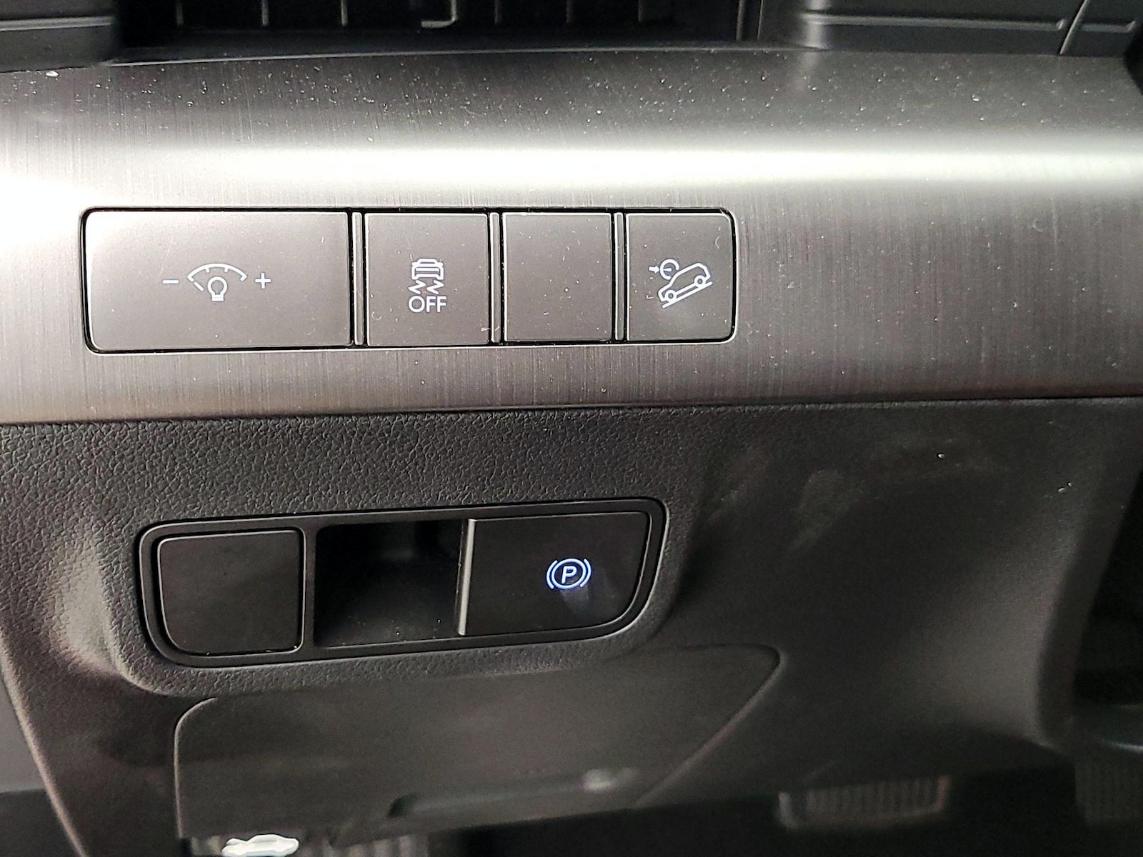 2025 Hyundai Kona SEL - Photo 14