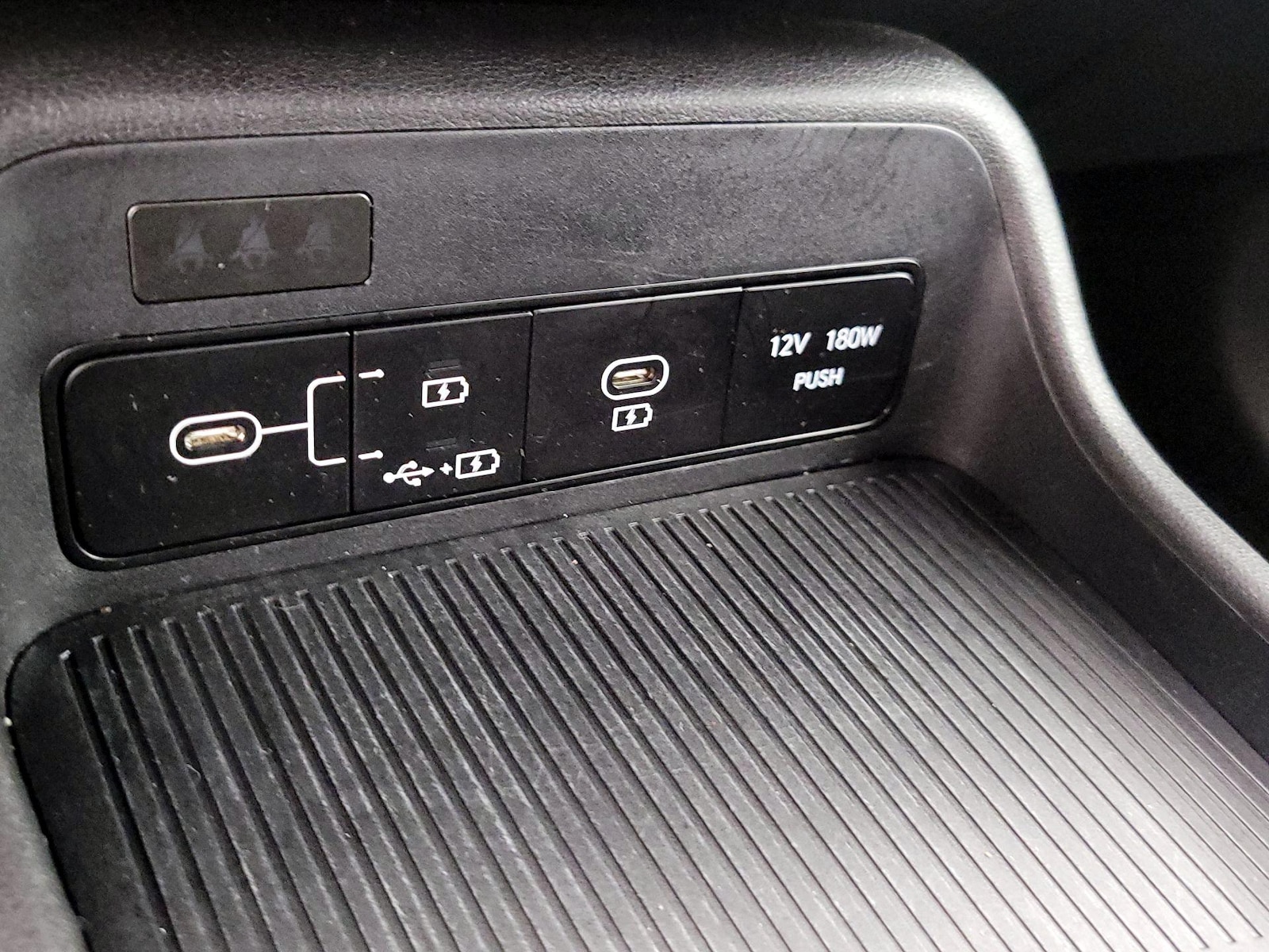 2025 Hyundai Kona SEL - Photo 19