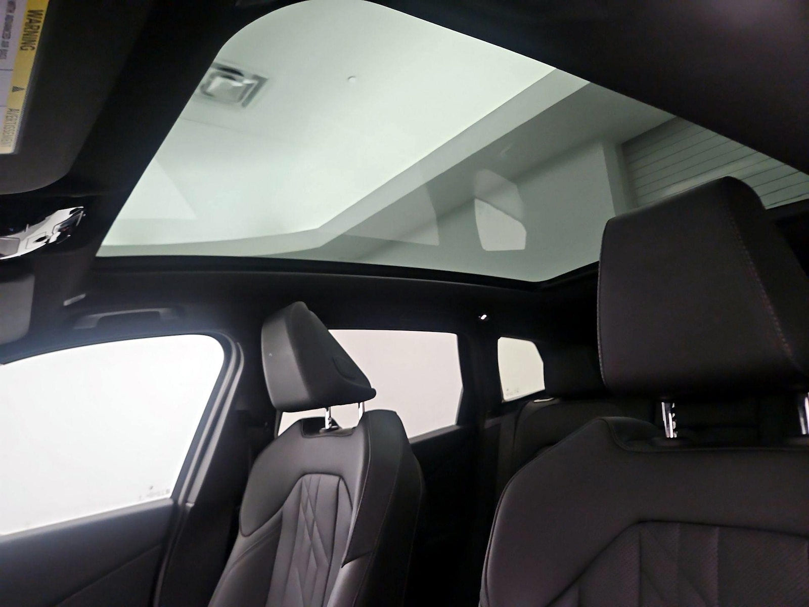 Panoramic Sunroof & Skylight(s)