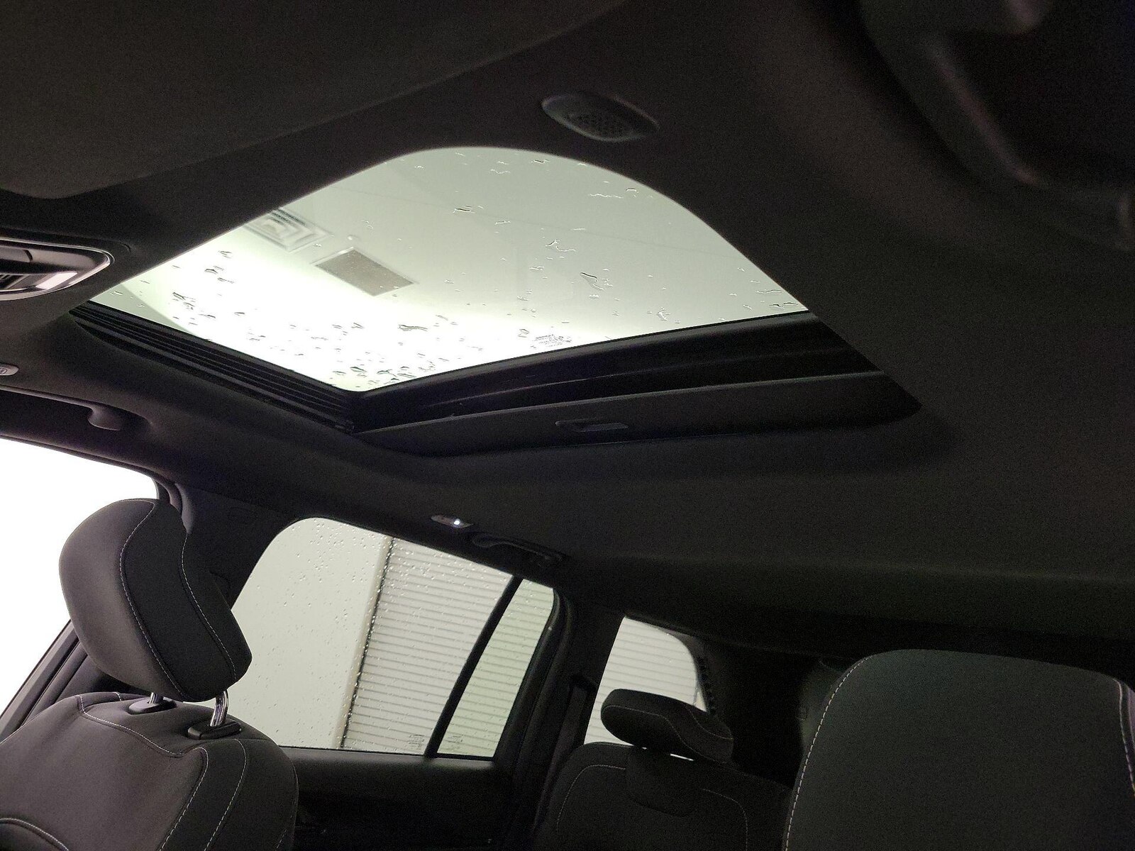 Sunroof(s) & Overhead Airbags