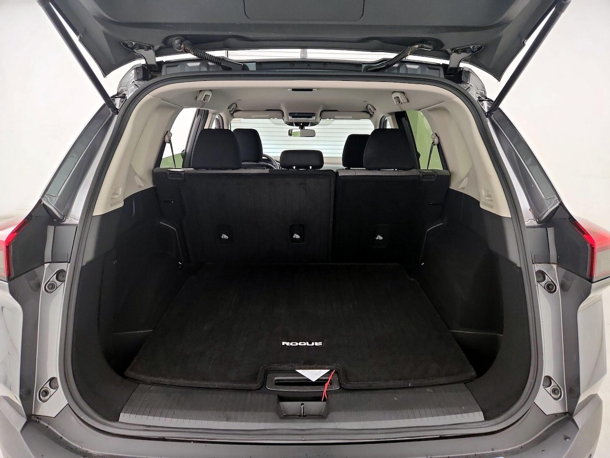 Trunk/Cargo (Seats Up)