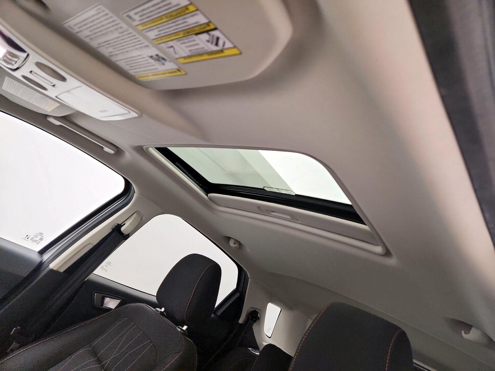 Sunroof(s) & Overhead Airbags