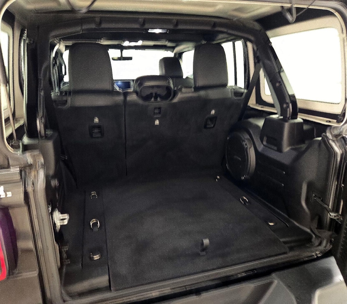 Trunk/Cargo (Seats Up)
