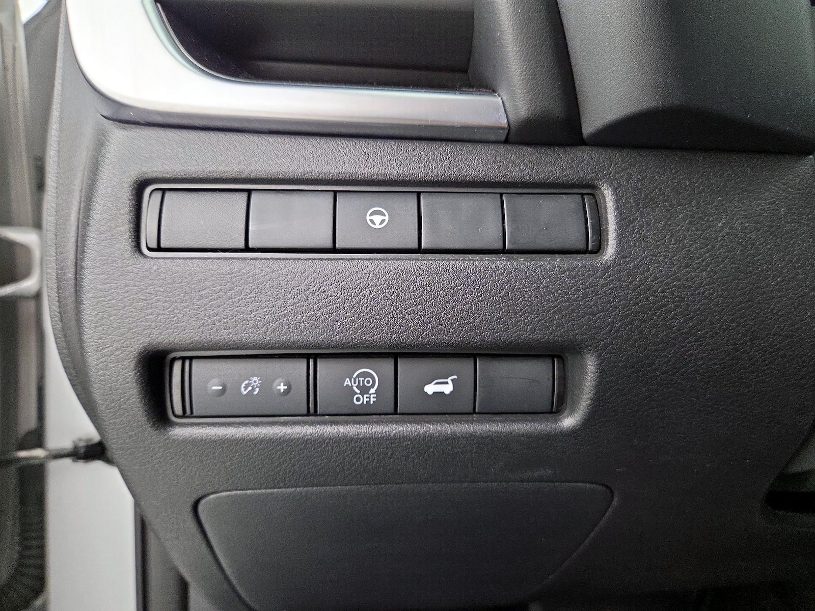 2025 Nissan Rogue SV - Photo 14