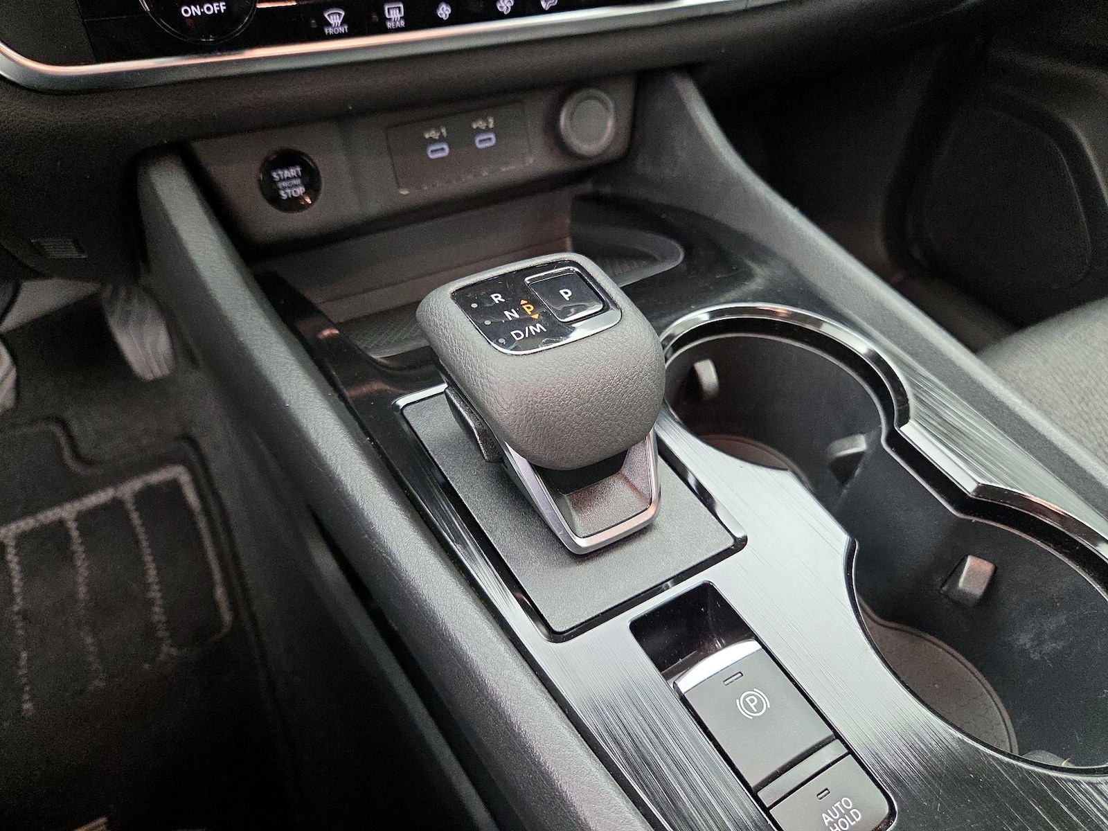 2025 Nissan Rogue SV - Photo 18