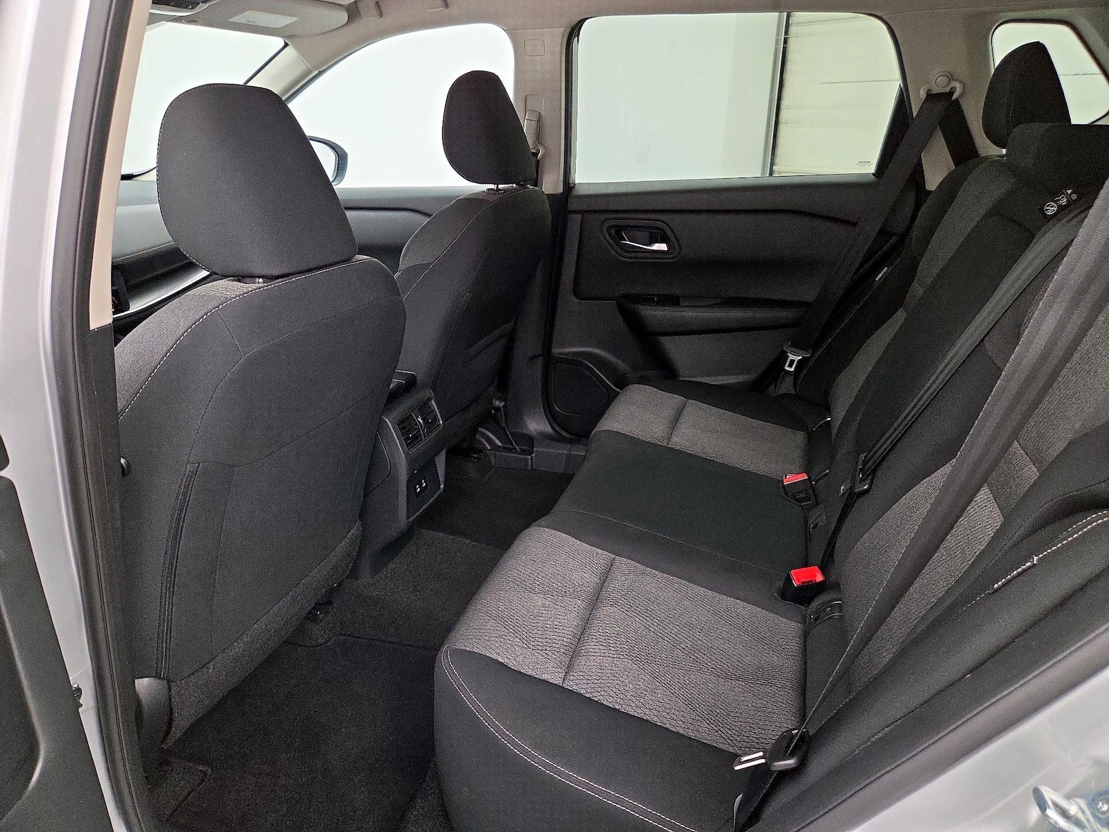 2025 Nissan Rogue SV - Photo 20