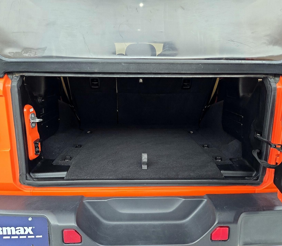 Trunk/Cargo (Seats Up)