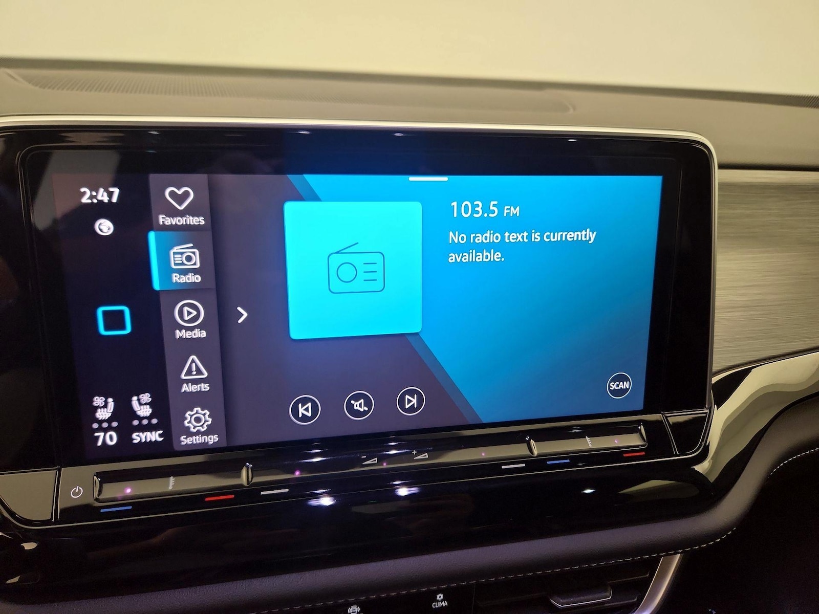 2024 Volkswagen Atlas Cross Sport SE w/Tech - Photo 16