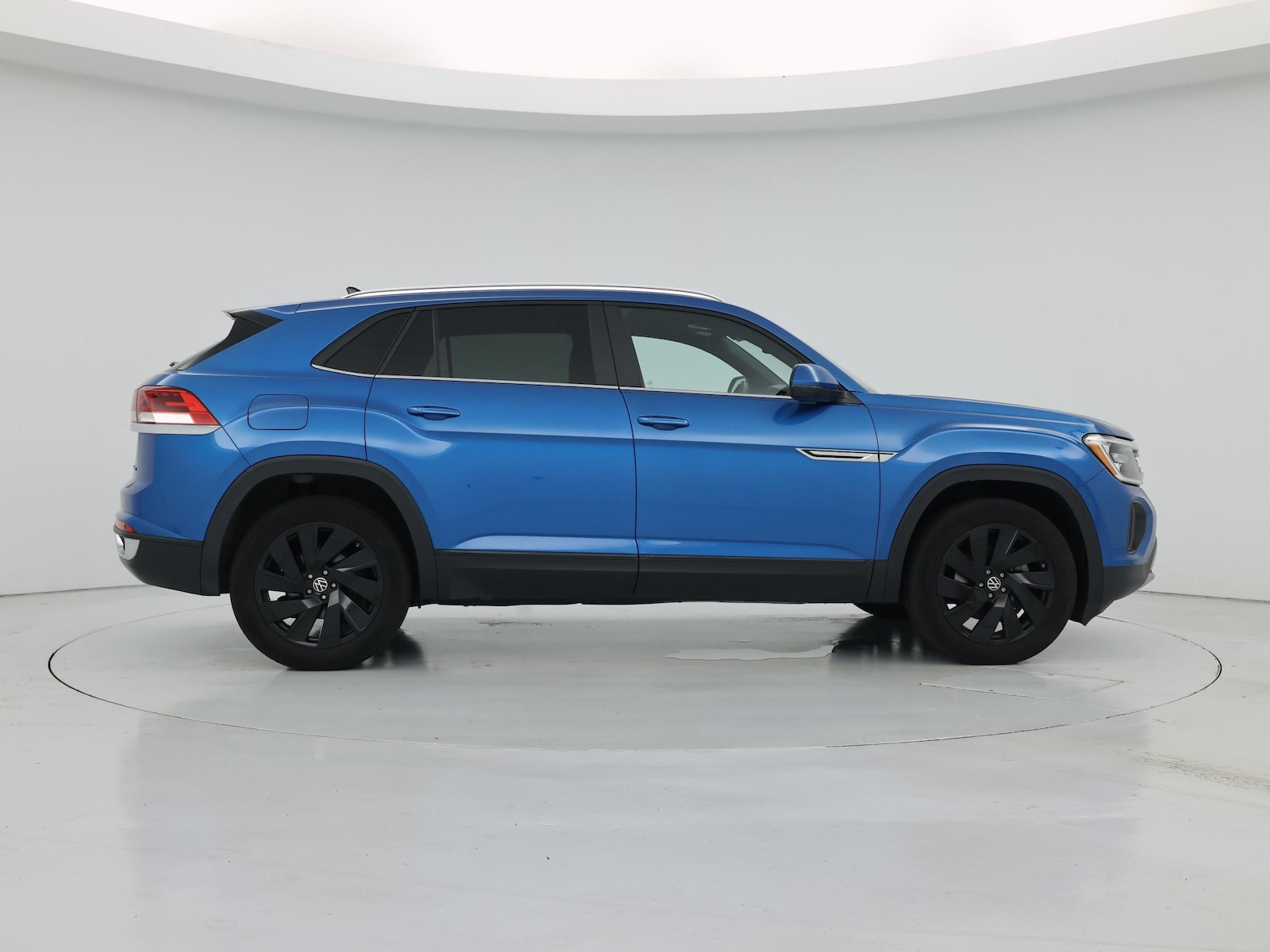 2024 Volkswagen Atlas Cross Sport SE w/Tech - Photo 8