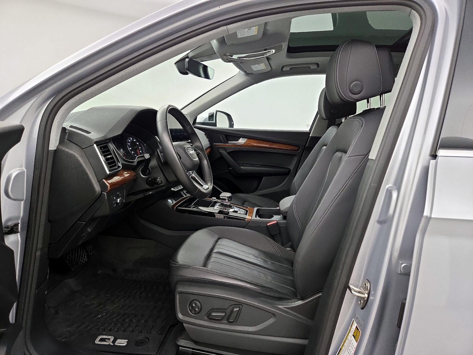 2023 Audi Q5 Premium - Photo 12