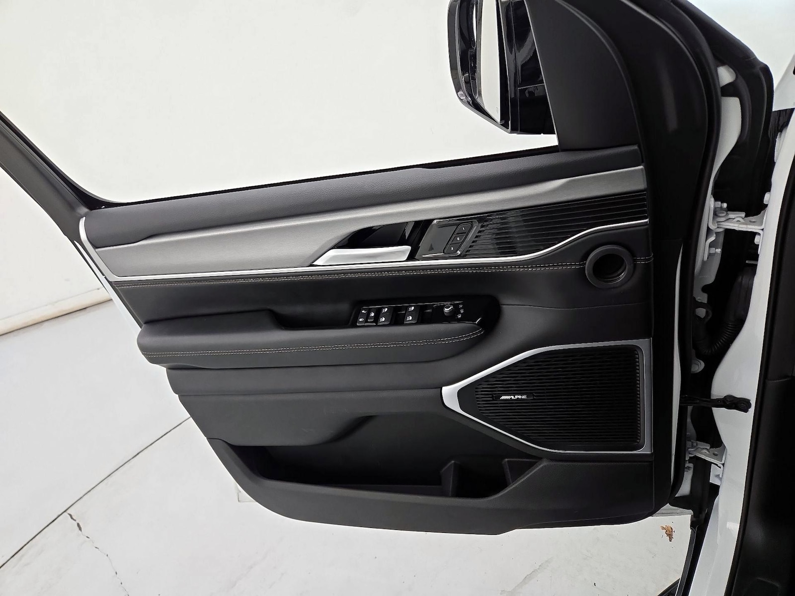2025 Jeep Wagoneer Series II - Photo 13