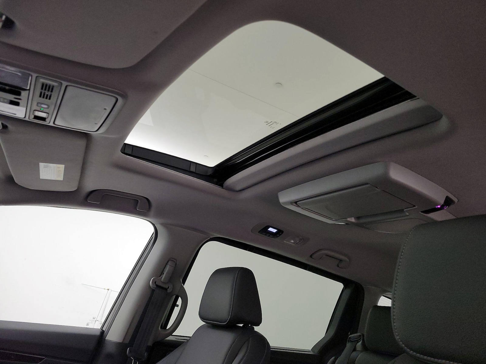 Sunroof(s) & Overhead Airbags