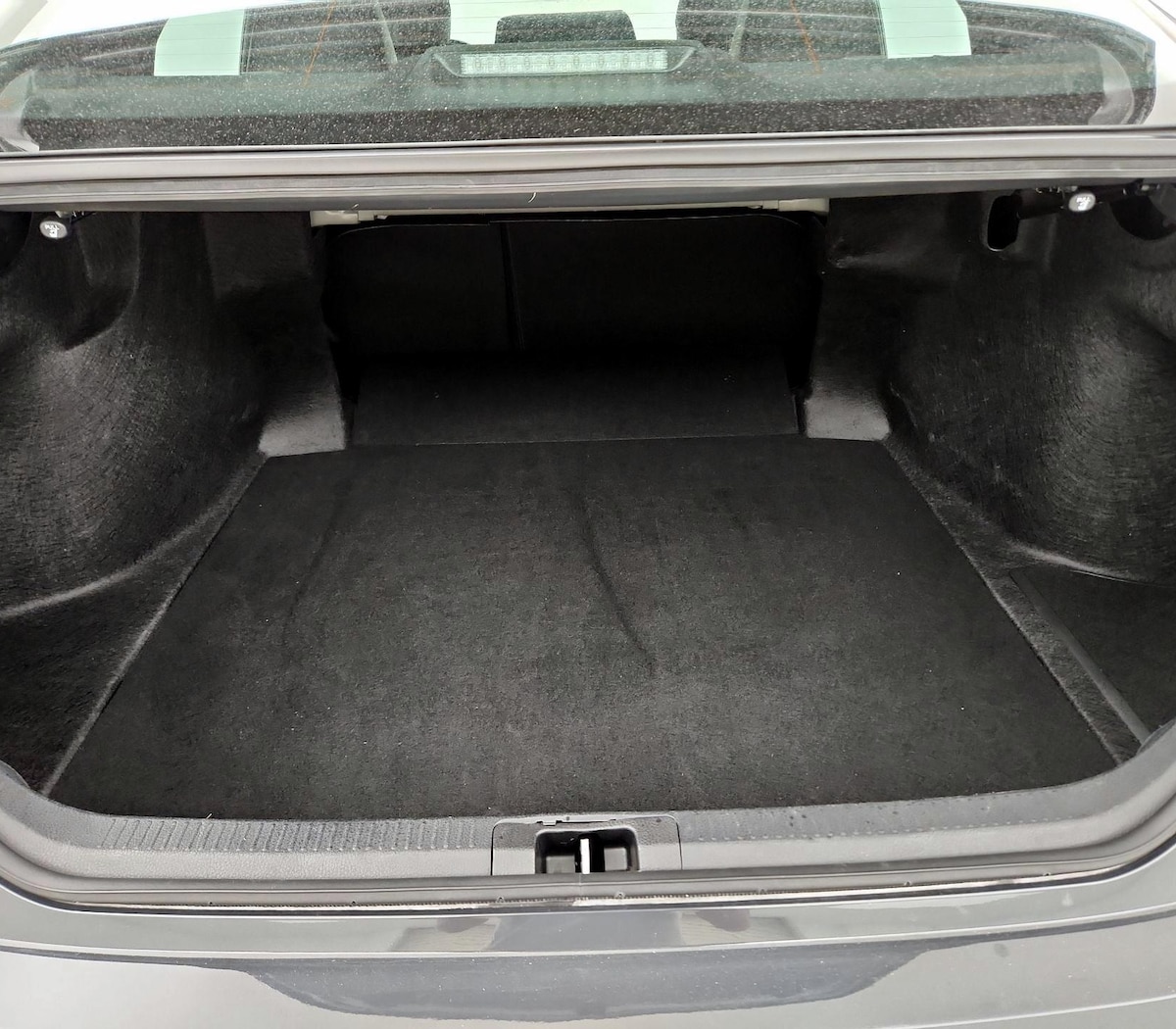 Trunk/Cargo (Seats Up)