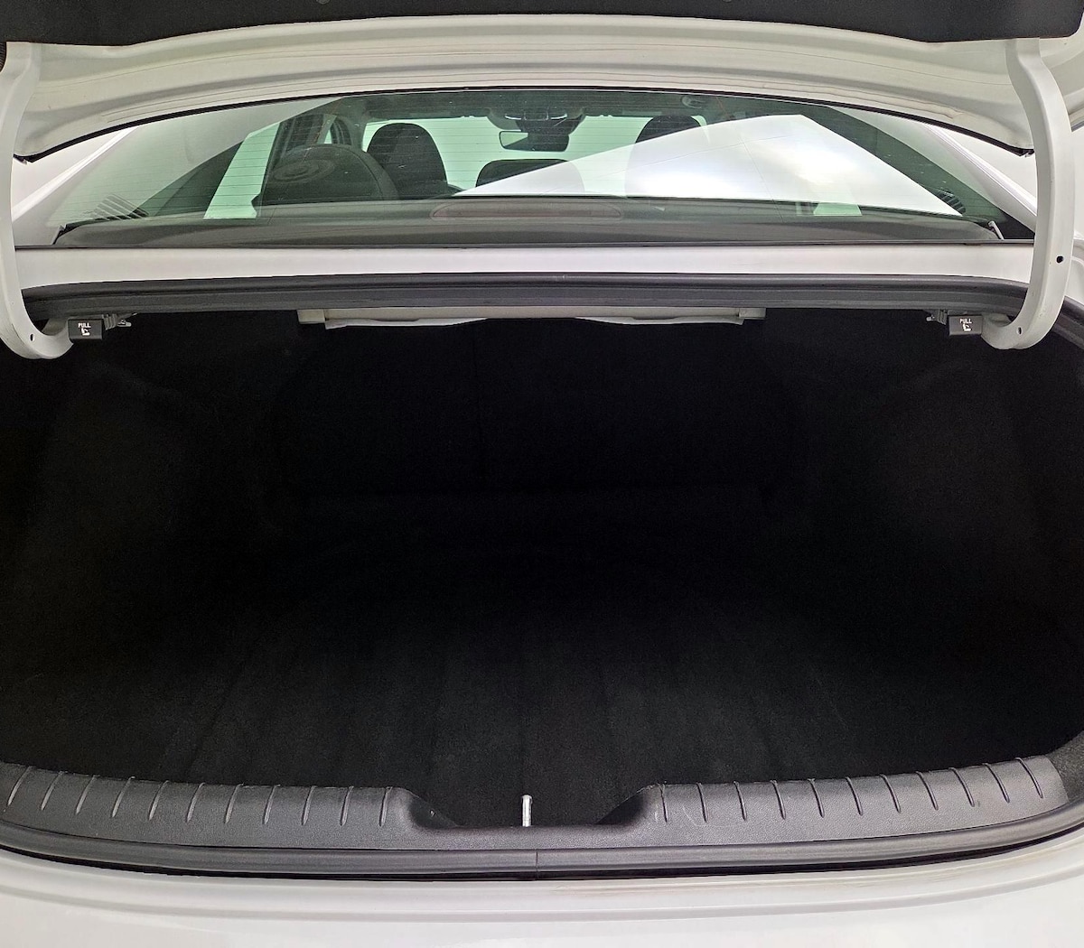 Trunk/Cargo (Seats Up)