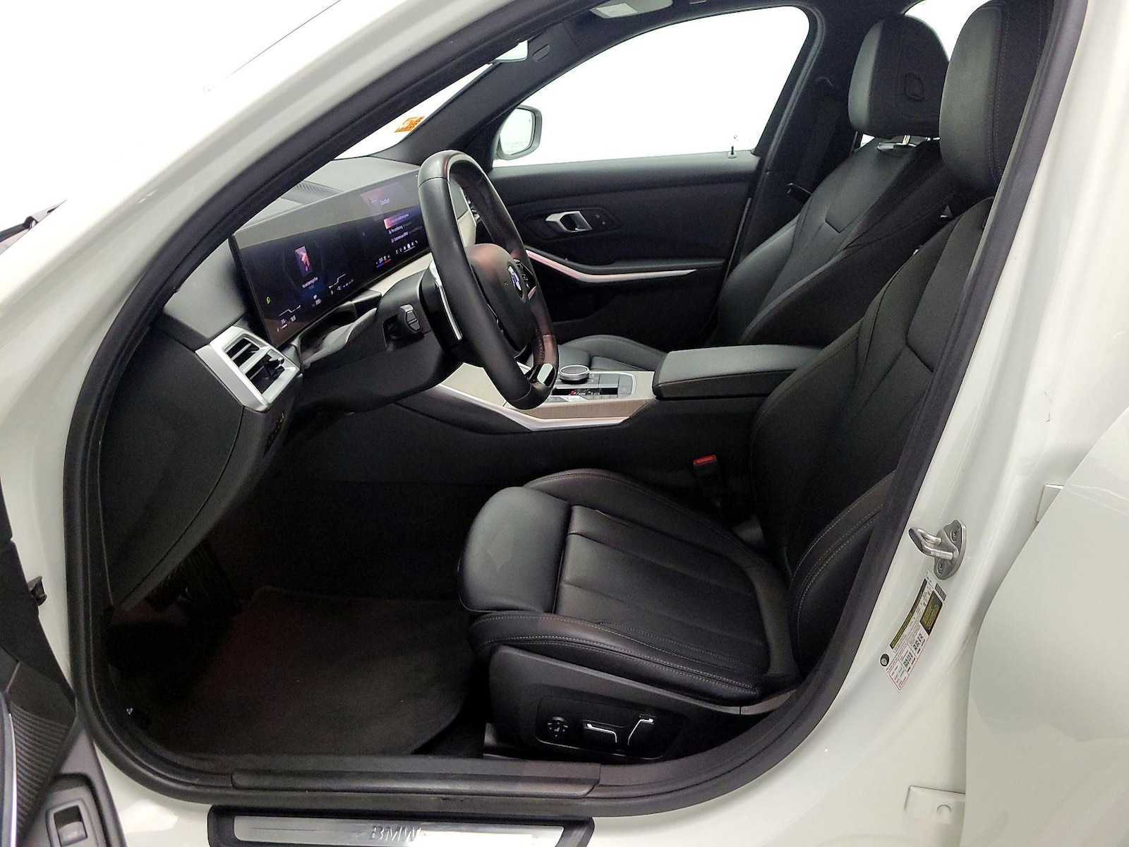 2025 BMW 3 Series 330i - Photo 12
