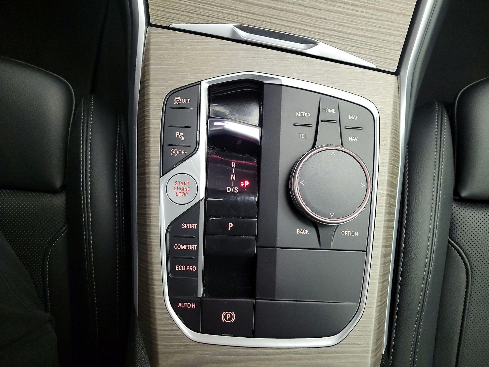 2025 BMW 3 Series 330i - Photo 19