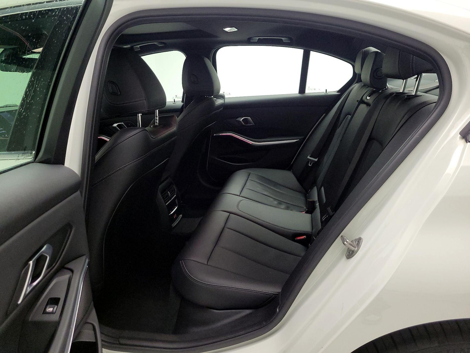 2025 BMW 3 Series 330i - Photo 21