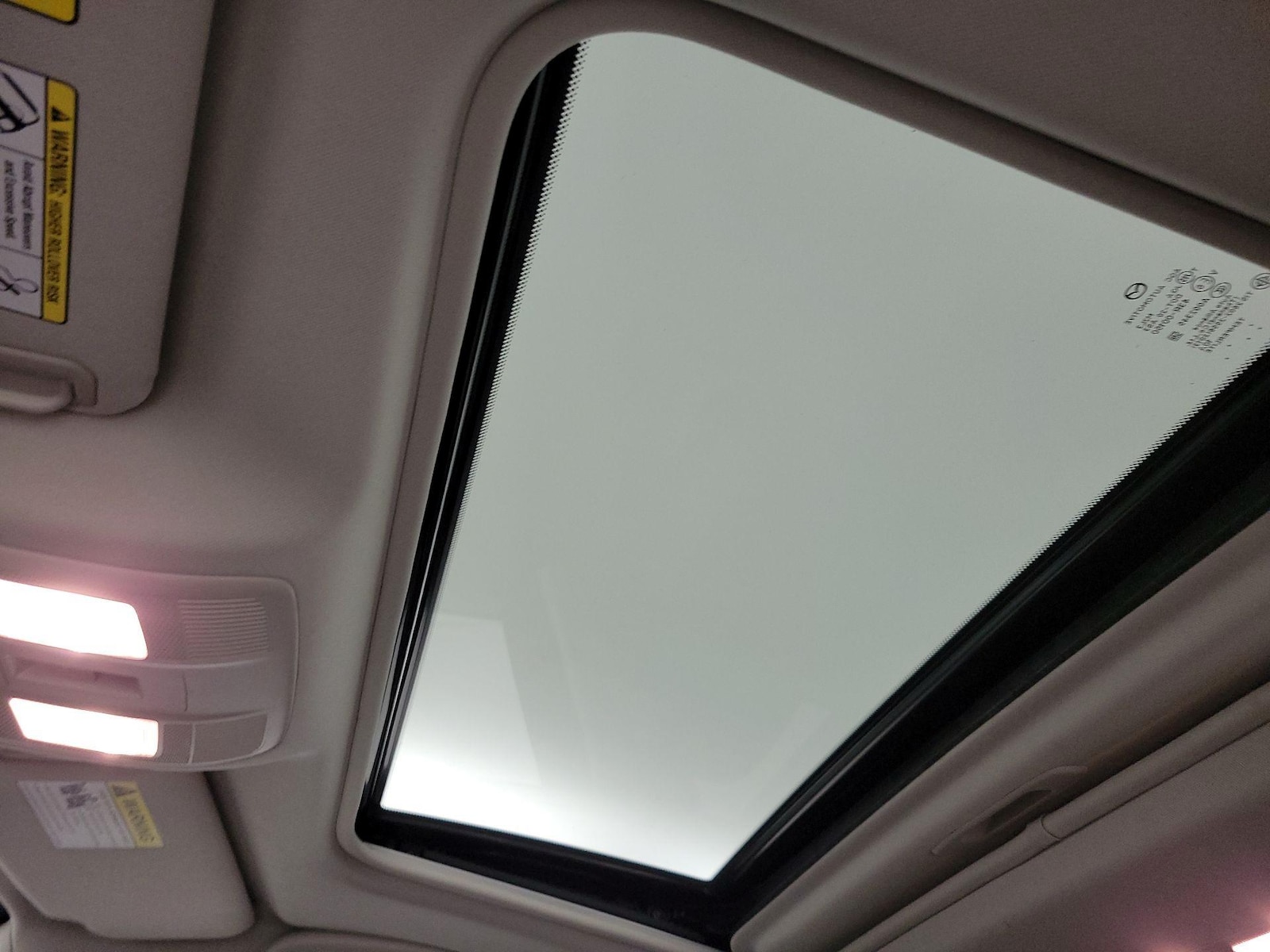 Sunroof(s) & Overhead Airbags