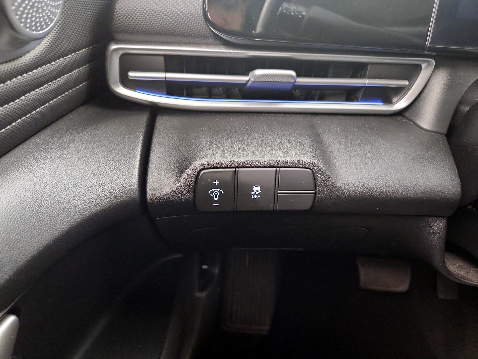 2025 Hyundai Elantra SEL - Photo 14