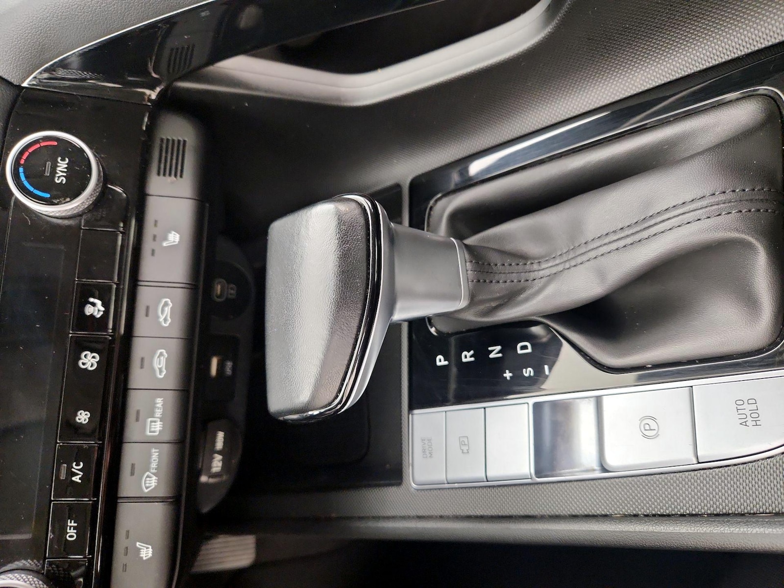 2025 Hyundai Elantra SEL - Photo 19
