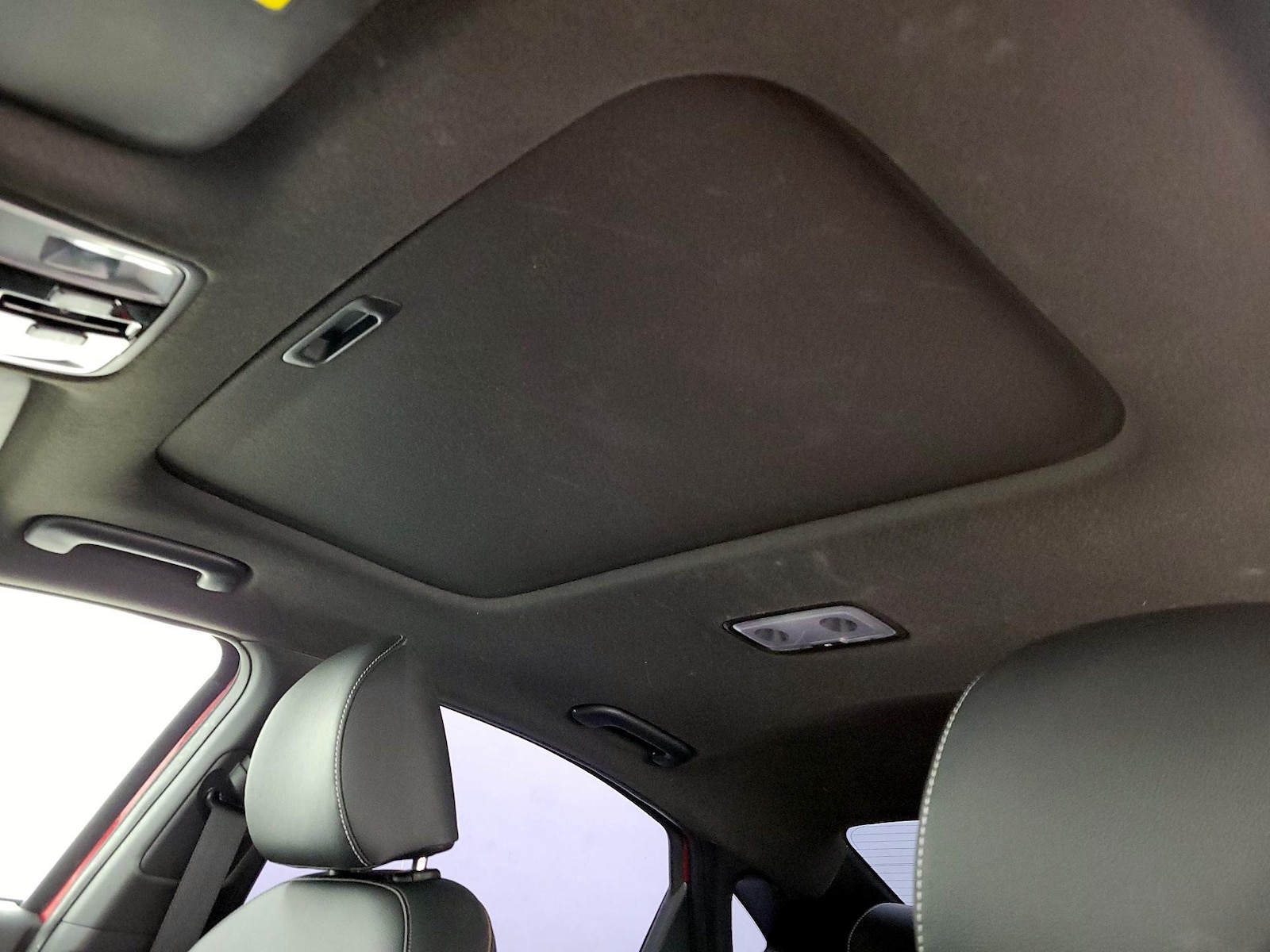 Sunroof(s) & Overhead Airbags