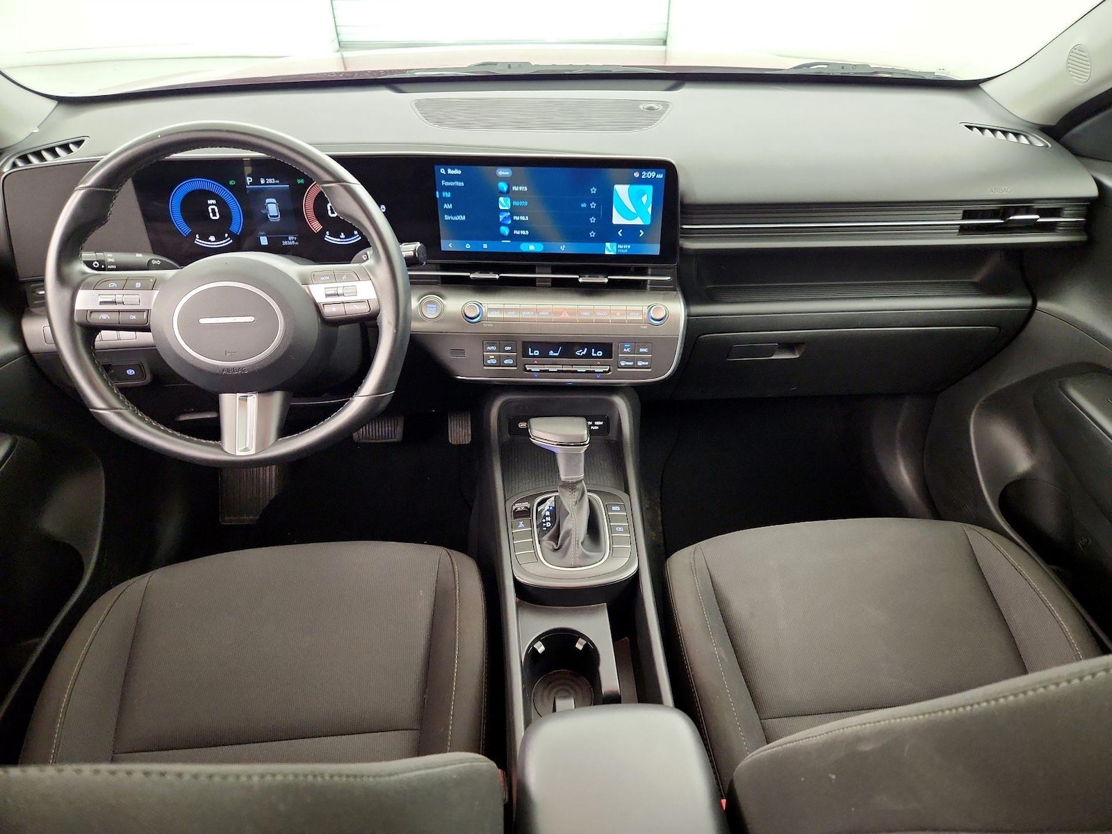 2025 Hyundai Kona SEL - Photo 10