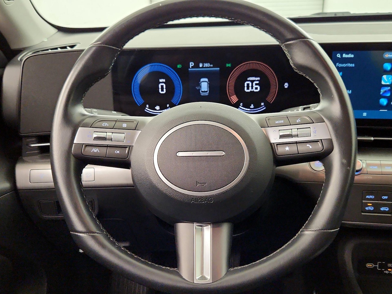 2025 Hyundai Kona SEL - Photo 11