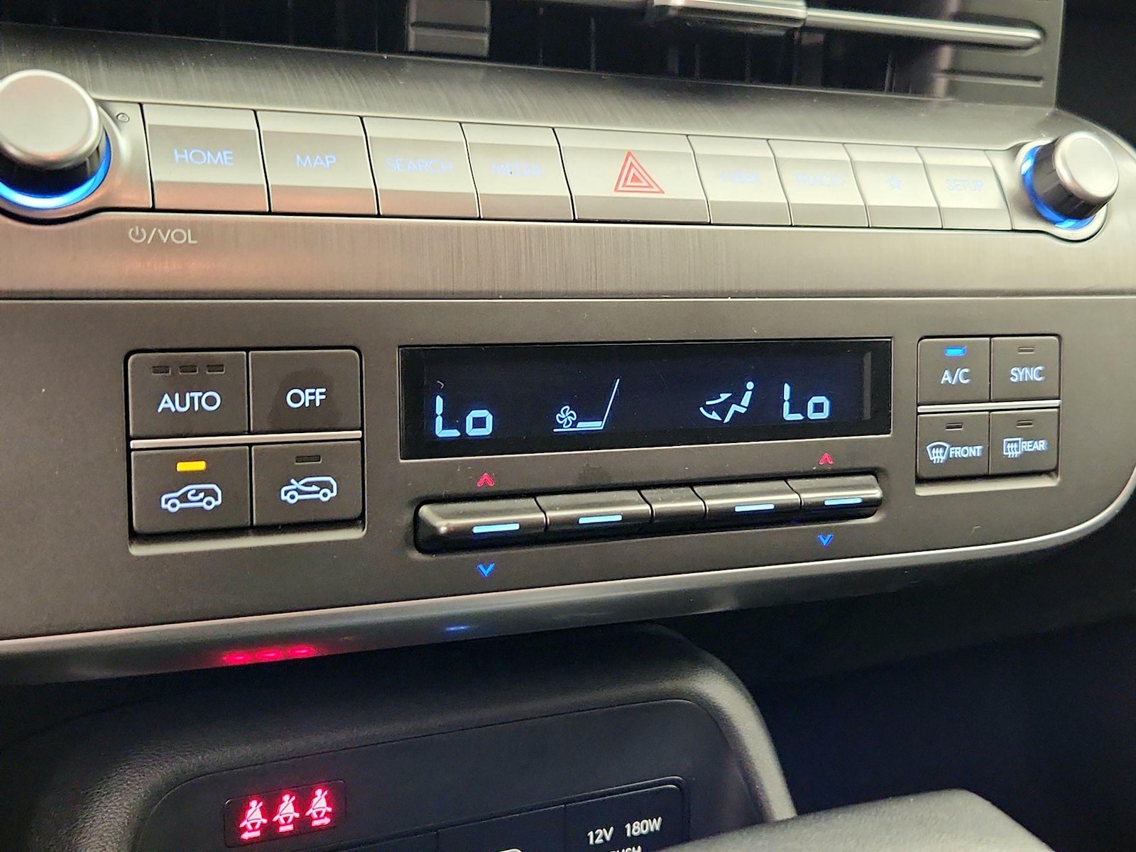2025 Hyundai Kona SEL - Photo 17