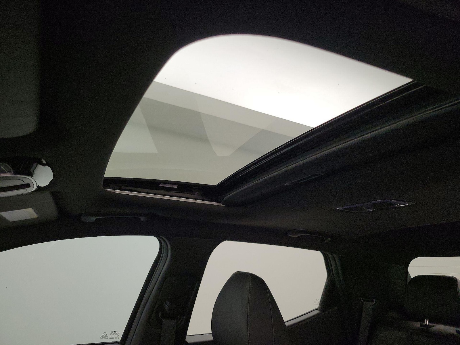 Sunroof(s) & Overhead Airbags
