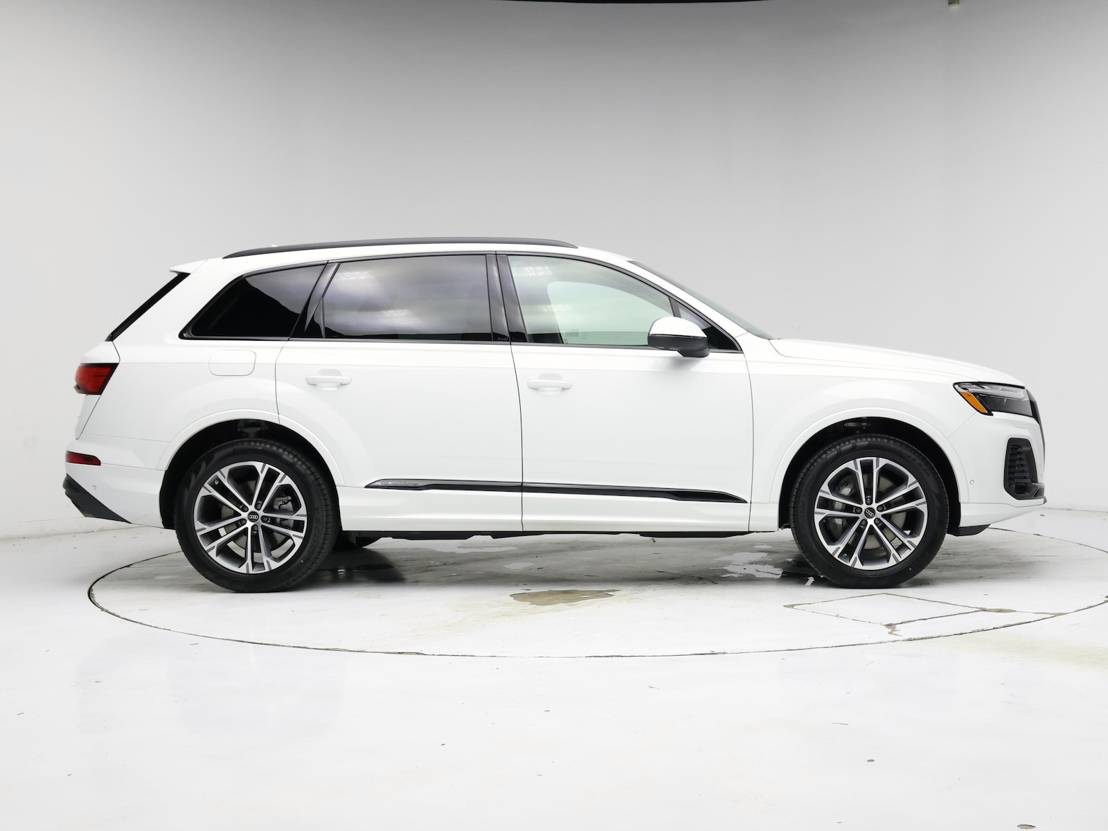 2026 Audi Q7 Premium - Photo 8