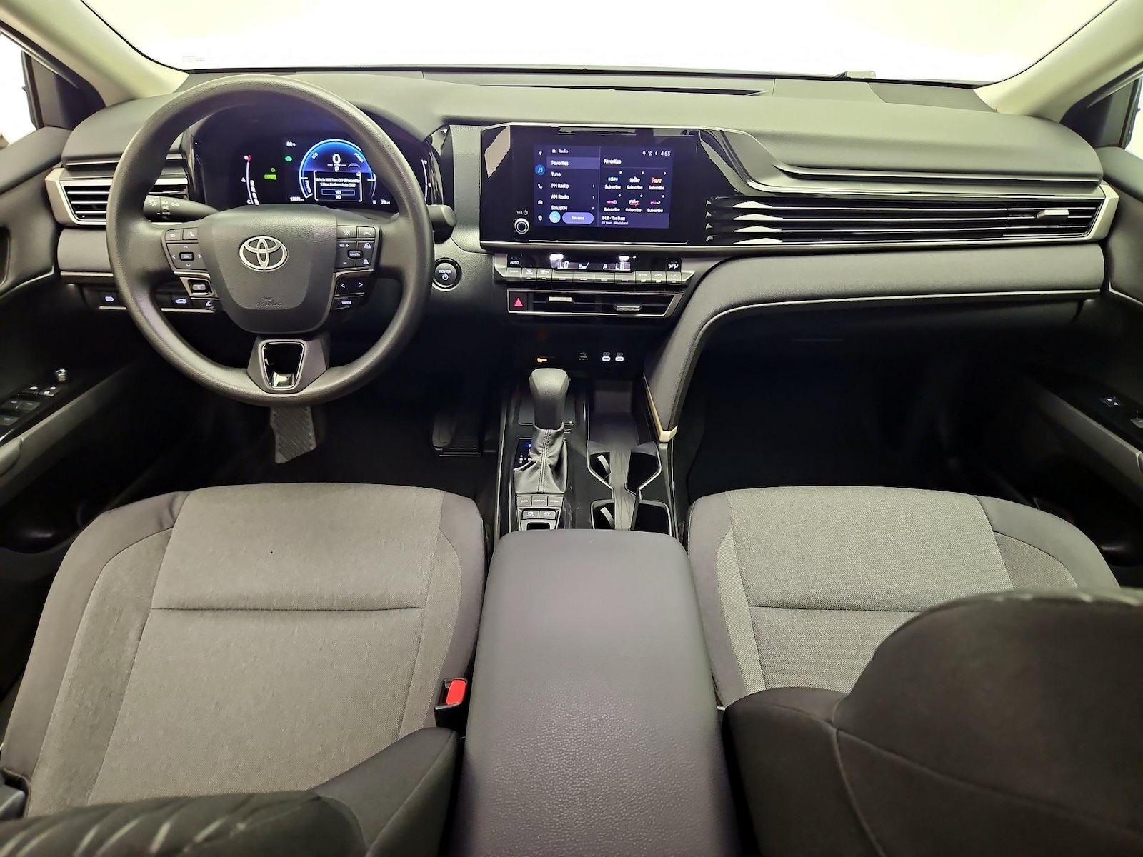 2026 Toyota Camry LE - Photo 10