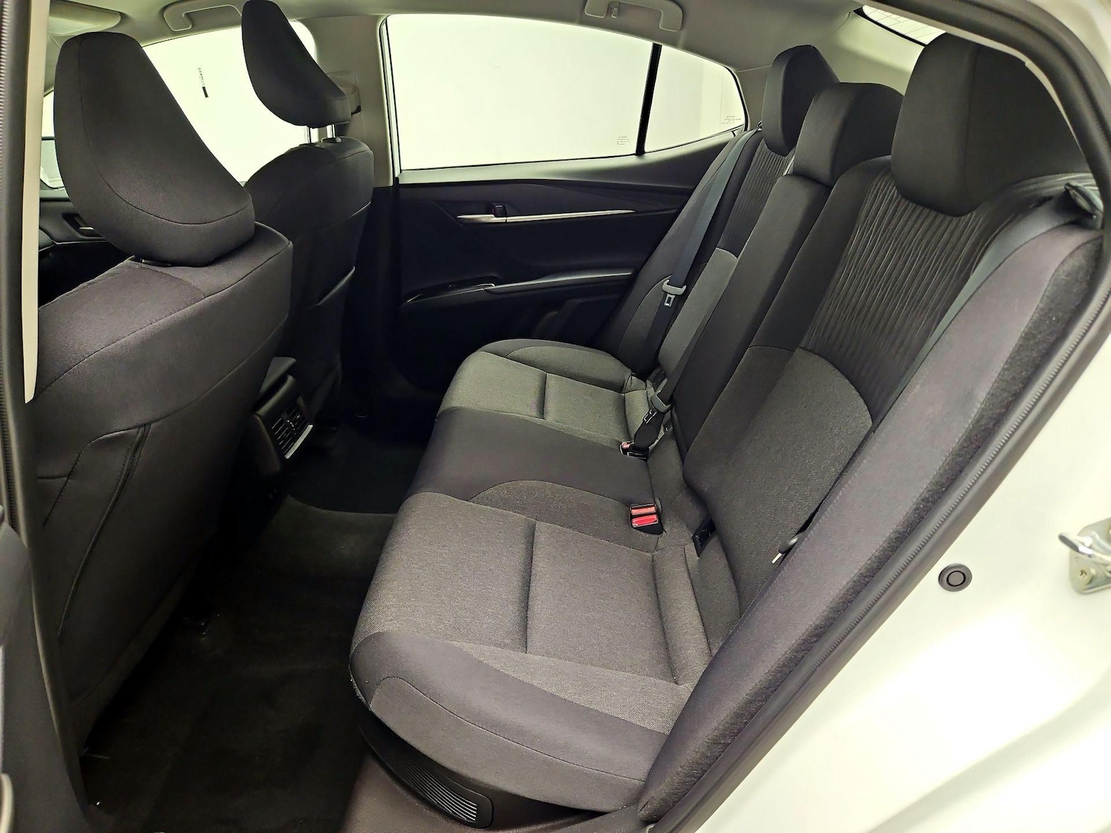 2026 Toyota Camry LE - Photo 18