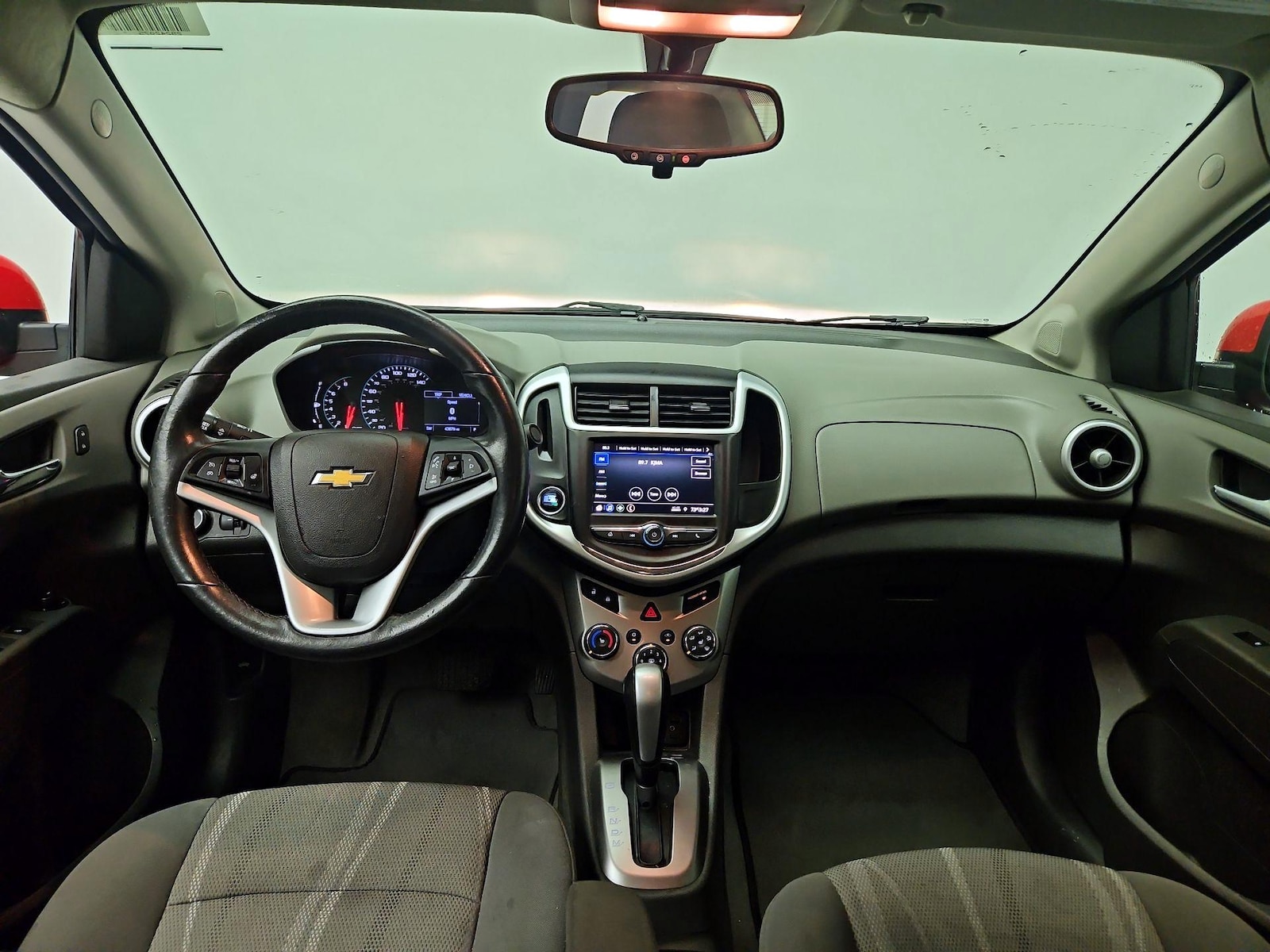 2020 Chevrolet Sonic LT - Photo 10