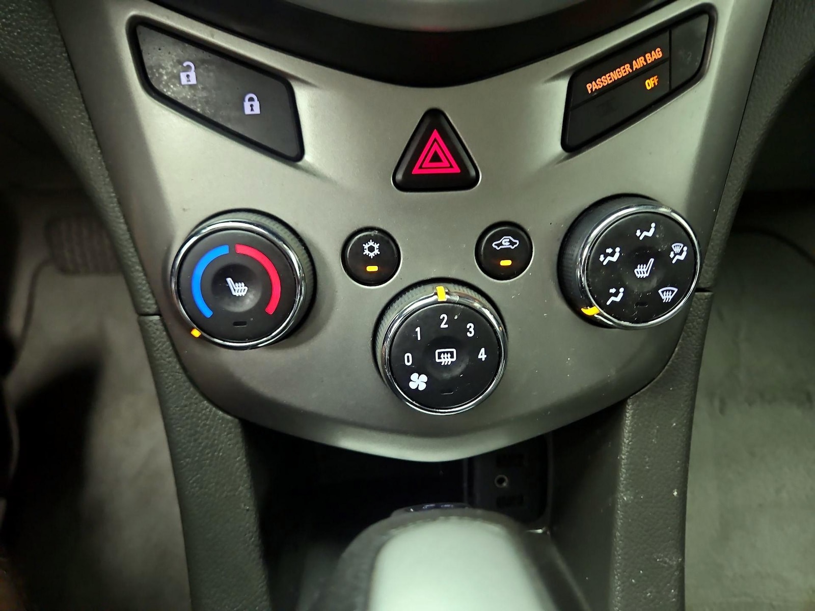 2020 Chevrolet Sonic LT - Photo 17