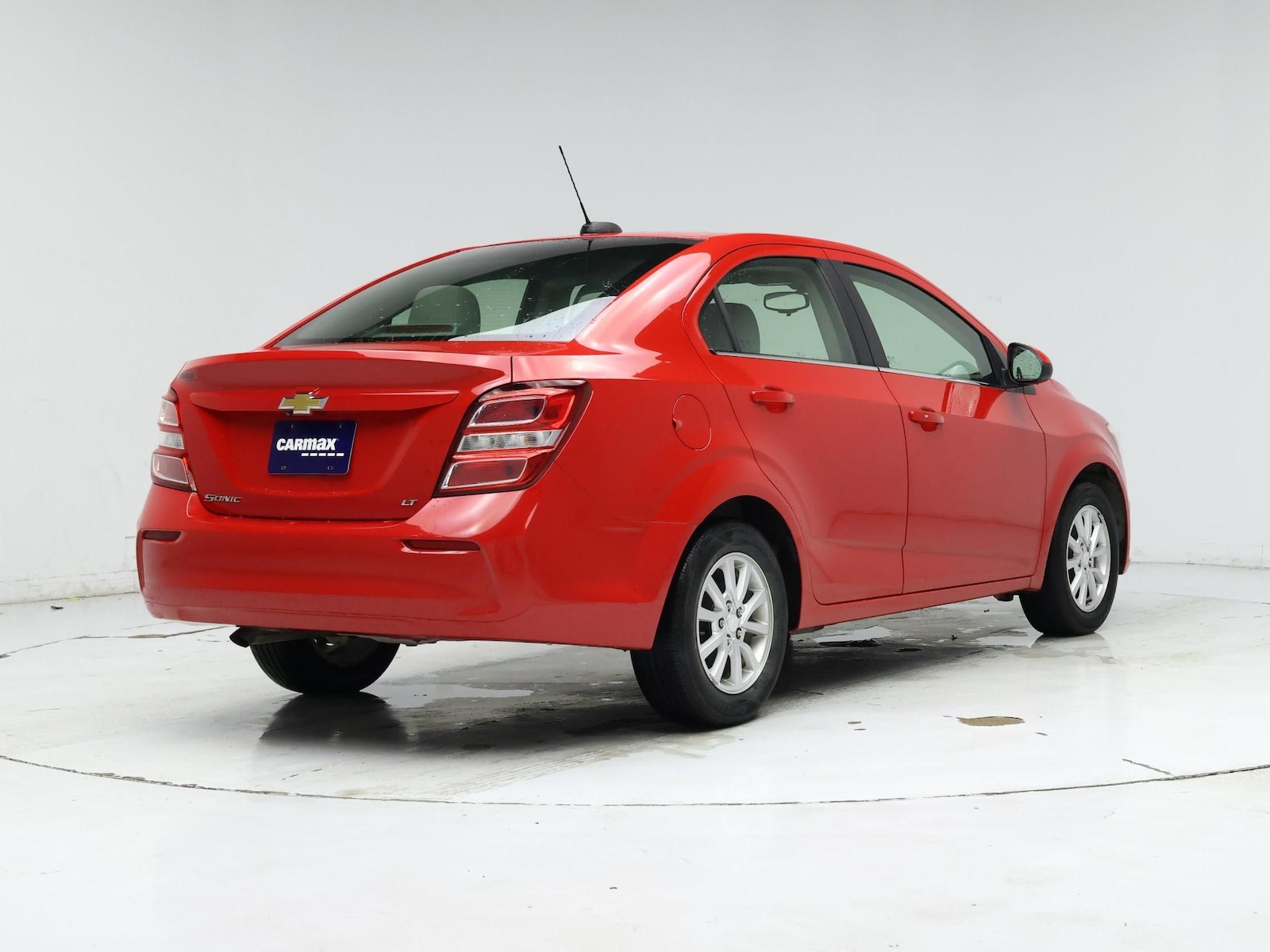 2020 Chevrolet Sonic LT - Photo 9