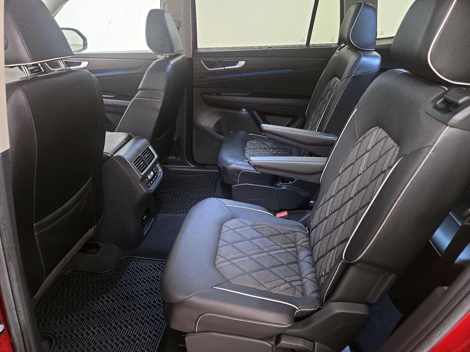 2024 Volkswagen Atlas SEL Premium R-Line - Photo 20