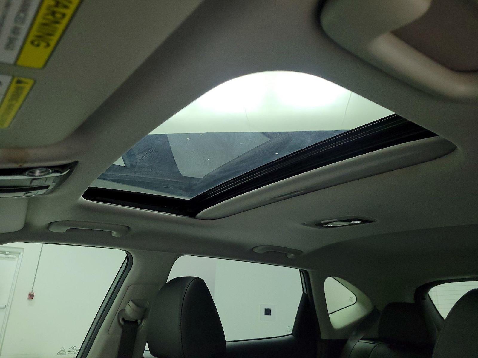 Sunroof(s) & Overhead Airbags