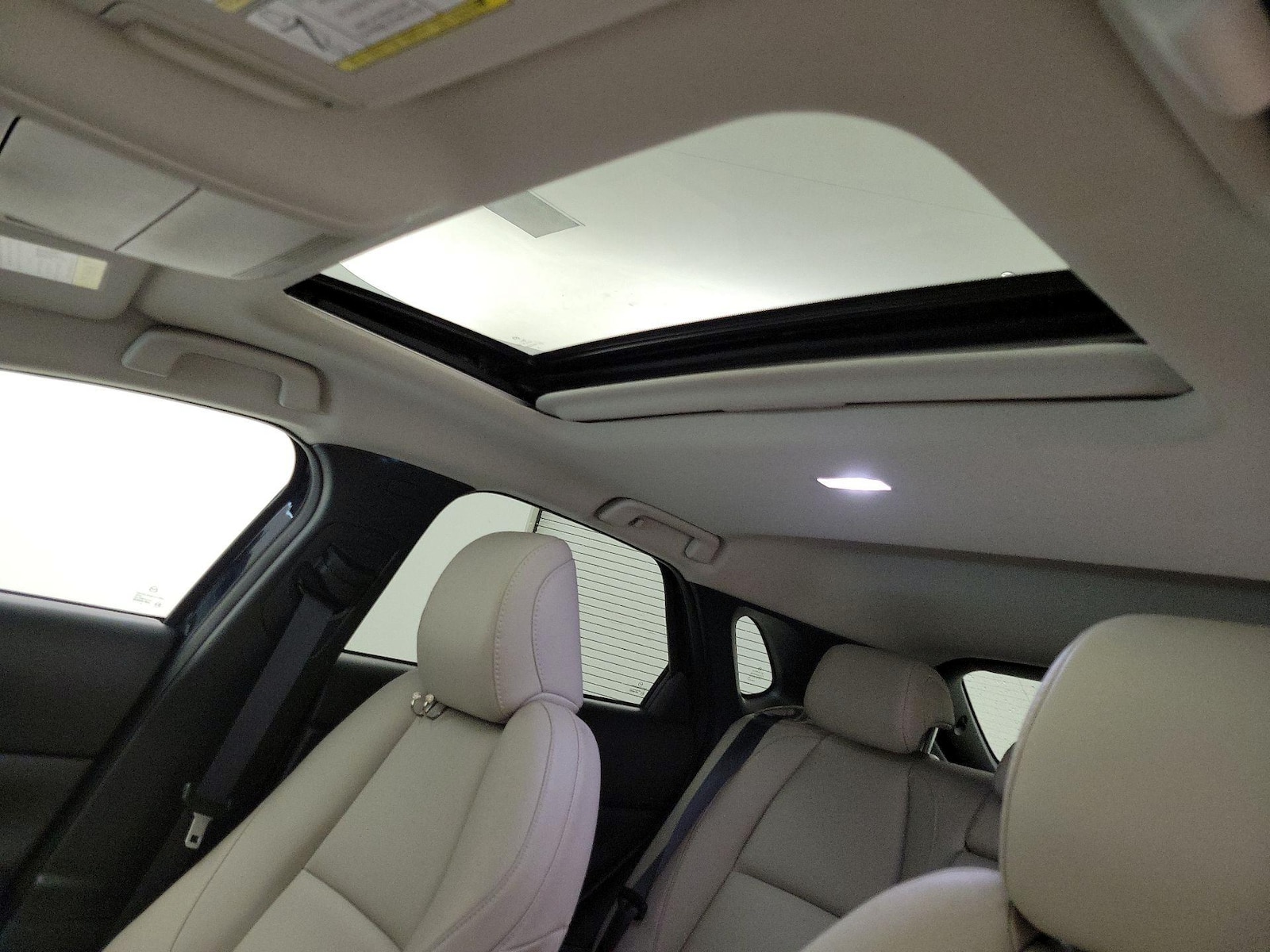 Sunroof(s) & Overhead Airbags