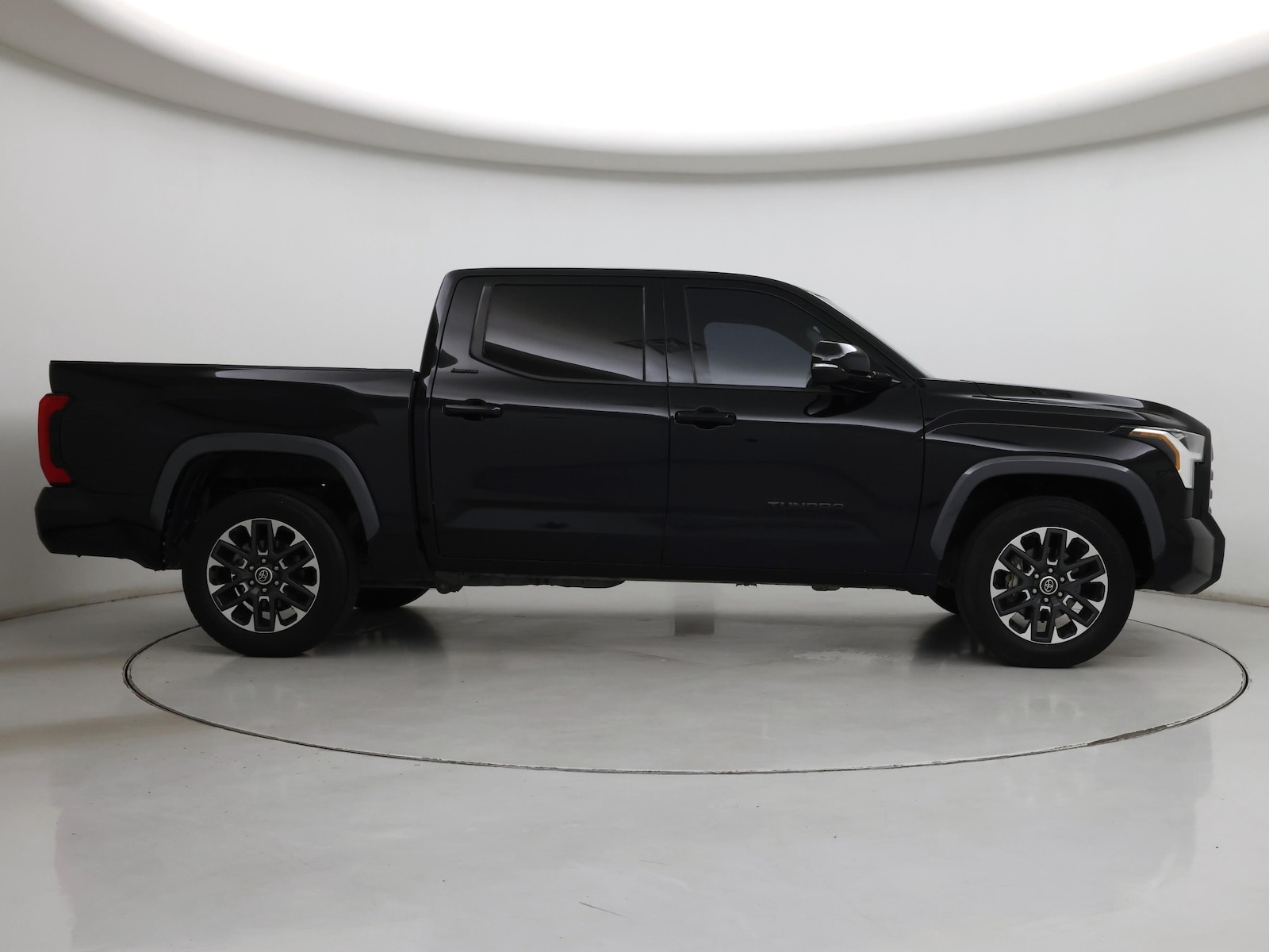 2022 Toyota Tundra Limited - Photo 8