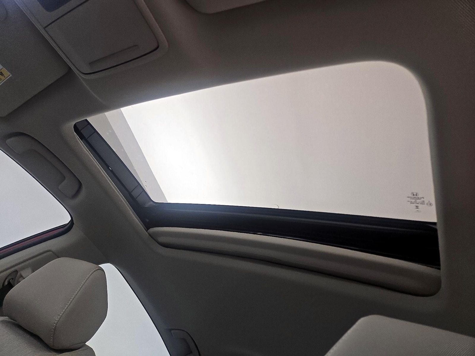 Sunroof(s) & Overhead Airbags