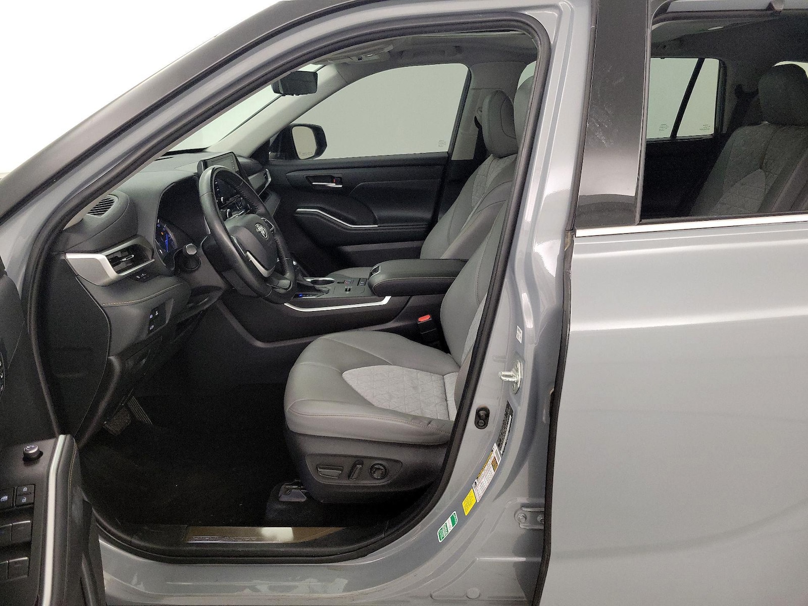Power Seat(s) & Side Airbags
